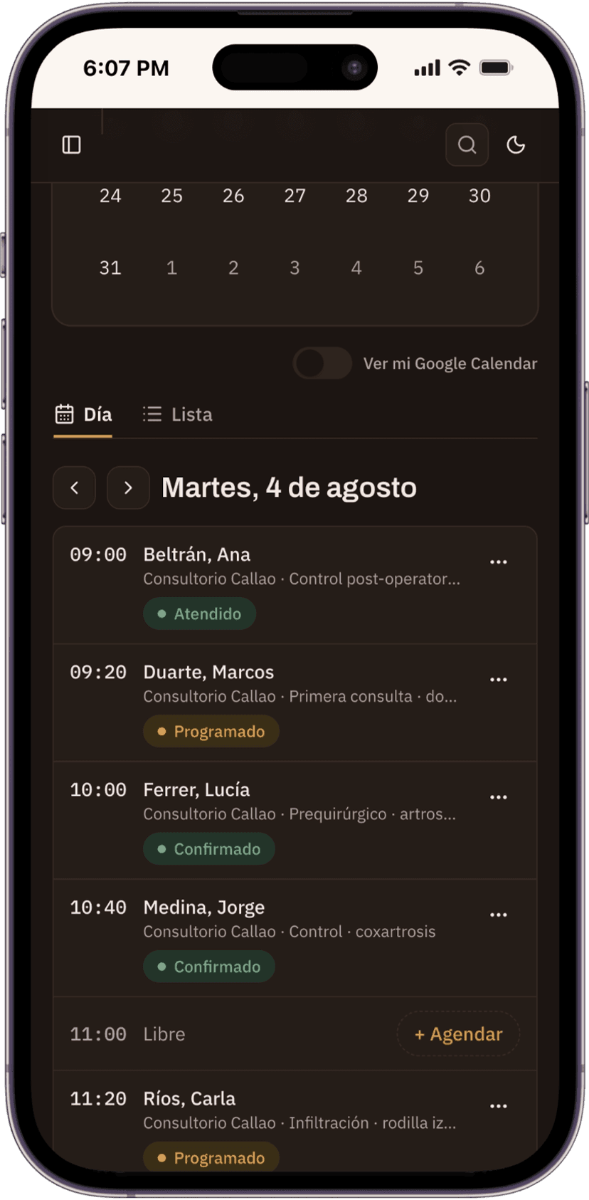La agenda del día en el celular, con los mismos turnos y su estado.